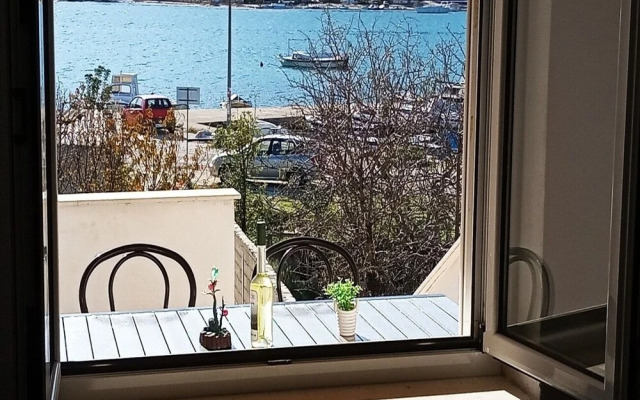 Neve - 30 m From sea - H