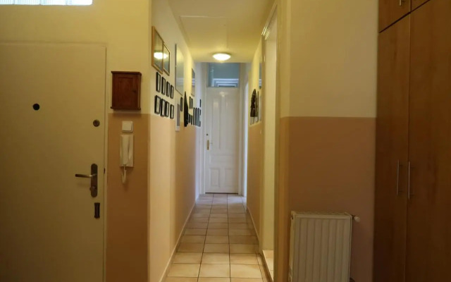 Apartment Themis