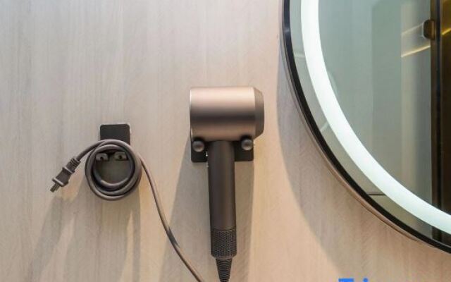 Sushi Light Luxury Hotel (Shanghai Xinzhuang Business District)