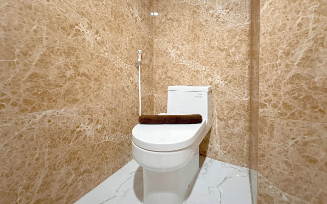 Studio Modern Style at Grand Sungkono Lagoon Apartment