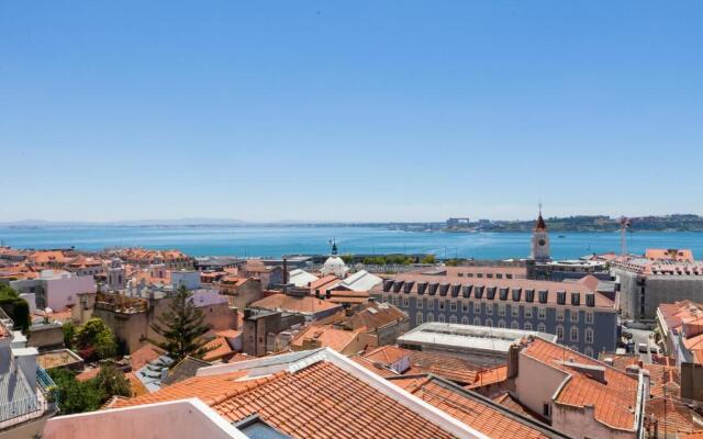 Breathtaking River-City View Two Private Terraces 3 Bedrooms and 3 Bathrooms 17th Century Building Central Bica Chiado District