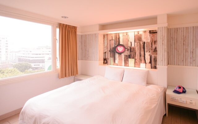 Kiwi Express Hotel - Zhongzheng