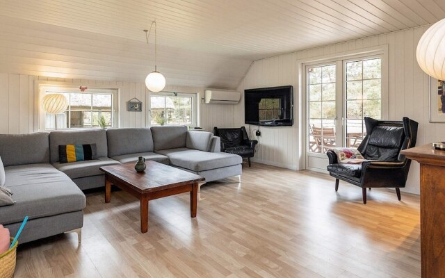 8 Person Holiday Home in Blavand-by Traum