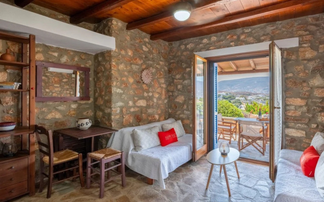 Elena s Traditional Dreamhouse