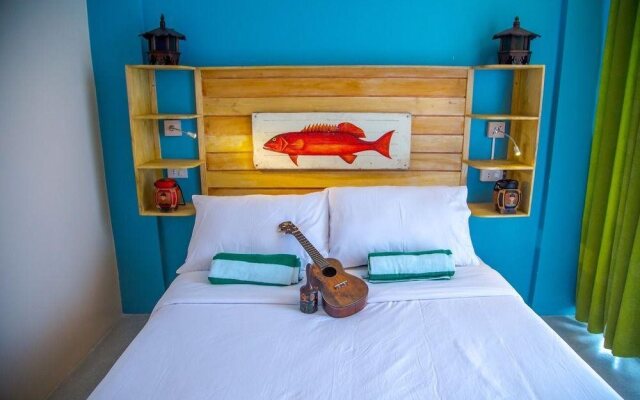Flotsam & Jetsam Artist Beach Hostel