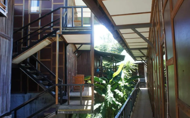 Tropical Garden Bungalow