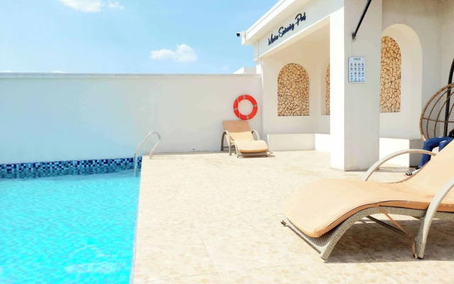 Luxurious Nairobi Condo With Rooftop Pool & Gym
