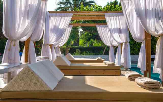 Paralos Lifestyle Beach