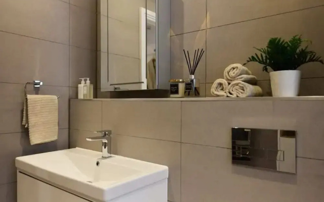 The Wembley Park Arms - Modern 2bdr Flat With Balcony