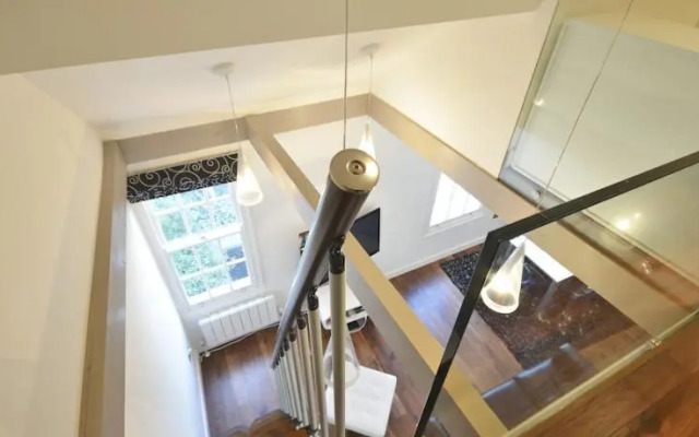 Uber London New Oxford Street House