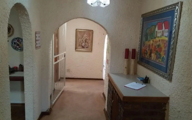 Khokha Moya Guest House