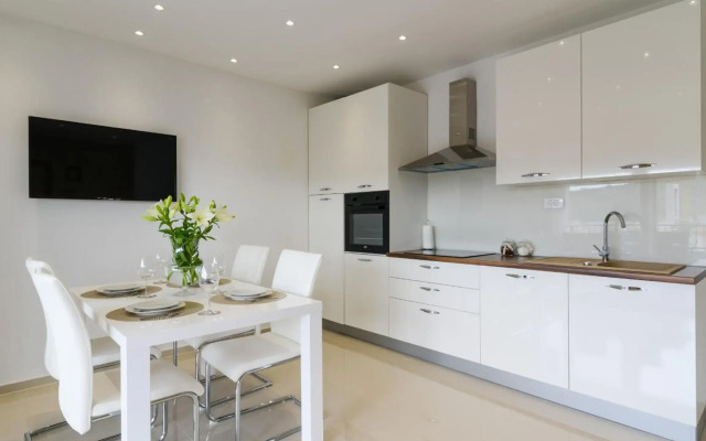 Villa Apartments AA 1