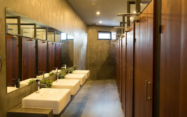 J & P Guest House