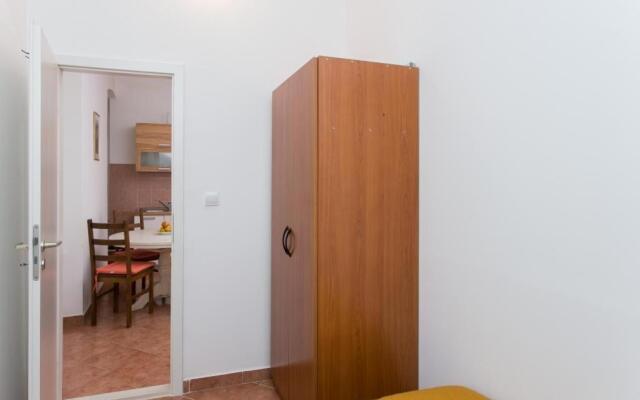Apartment Tranquilo- Two Bedroom Apartment With Garden View