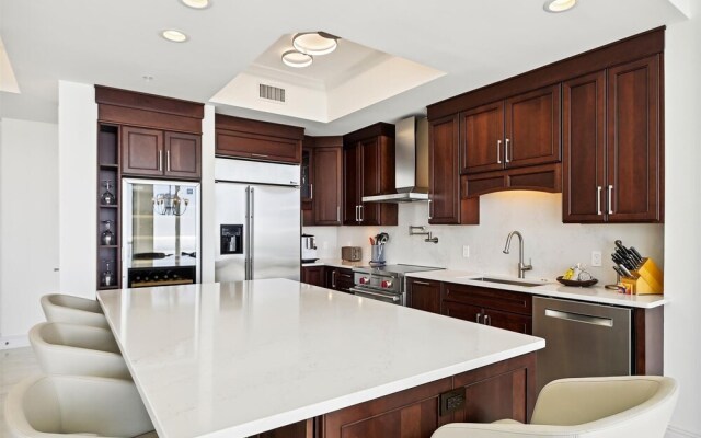 Silver Beach 1702e 3 Bedroom Condo by RedAwning