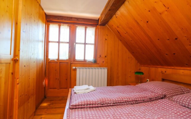 Treehouse Na Škaluc