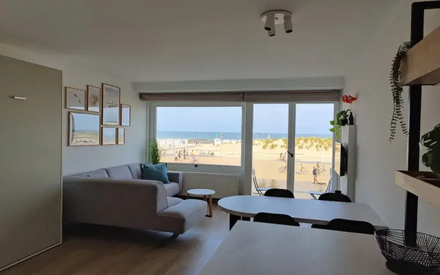Apartment in Nieuwpoort With Stunning Sea Views