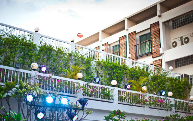 Paradise Hotel