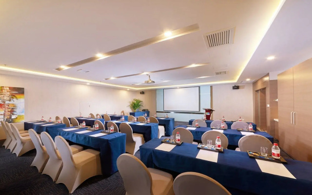 Holiday Inn Express Shenyang North Station by IHG