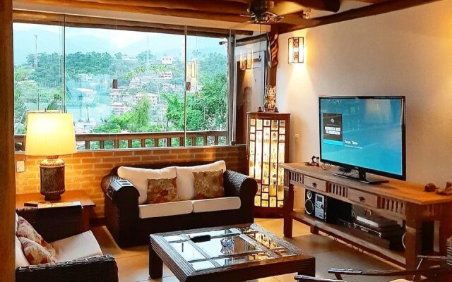Gidu House