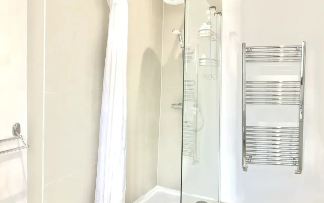 Beautiful 1 Bed Apartment Mayfair London, England