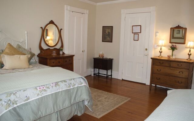 The Pawling House Bed & Breakfast