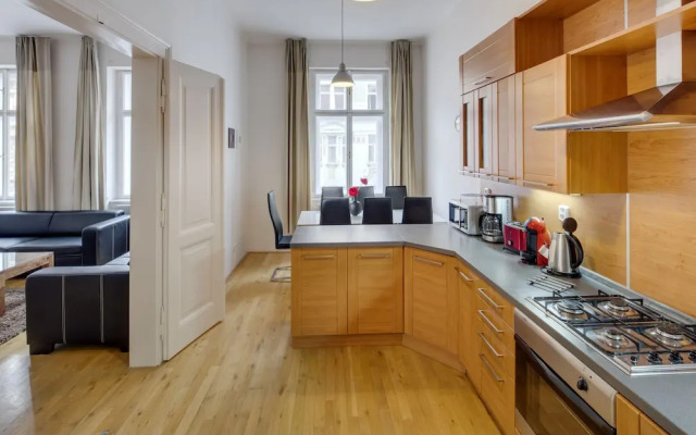 Selinor Old Town Apartments