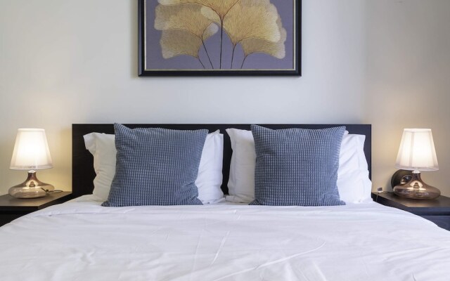 Charming & Spacious Apt in Dubai Marina - Fits 5