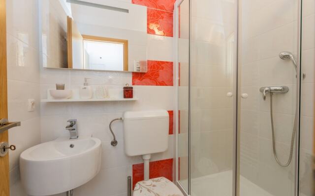 A1 - Modern Luxury apt w. 2 Balconies & sea View