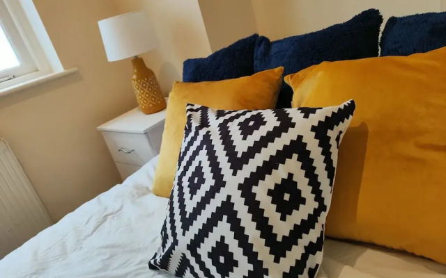 Newhall Street Apartment