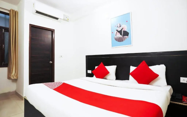 Discovery Deluxe by OYO Rooms