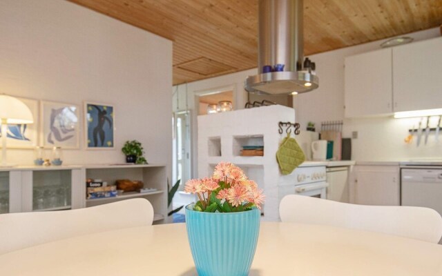 6 Person Holiday Home in Brovst