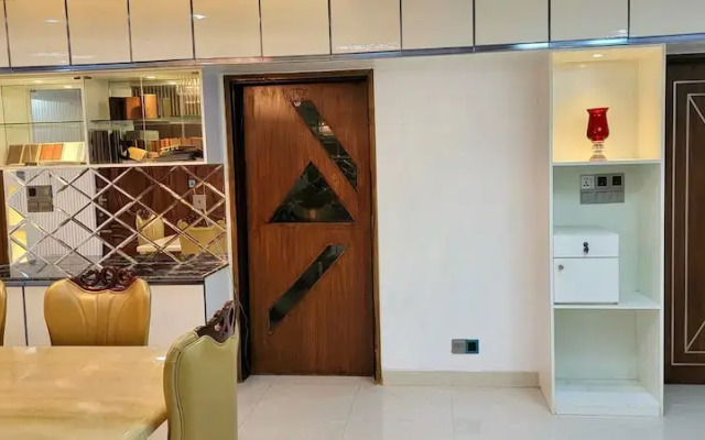 Luxurious 3-bhk Highly Secured & Close to Airport