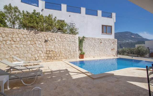 Villa Esya 2 by Akdenizvillam