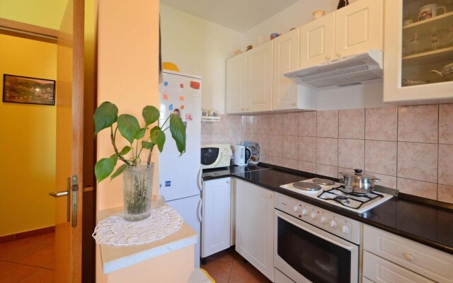 Amazing Apartment in Racisce With Wifi and 3 Bedrooms