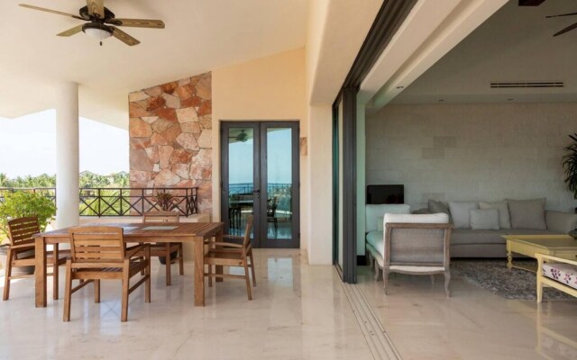 Sunny Vacation Condo 7