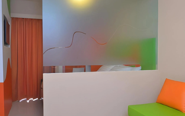 Titanium Express Homtel