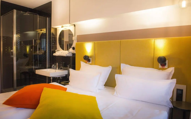 Riverside Royal Hotel