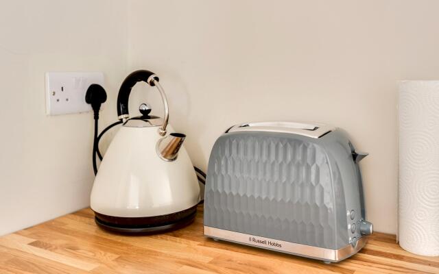 The Mews - 1BR Studio in Jericho Near City Centre