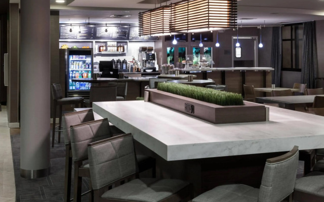 Courtyard by Marriott Santa Clarita Valencia