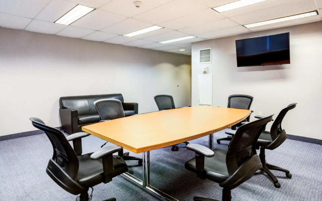 Residence & Conference Centre - Niagara-on-the-Lake