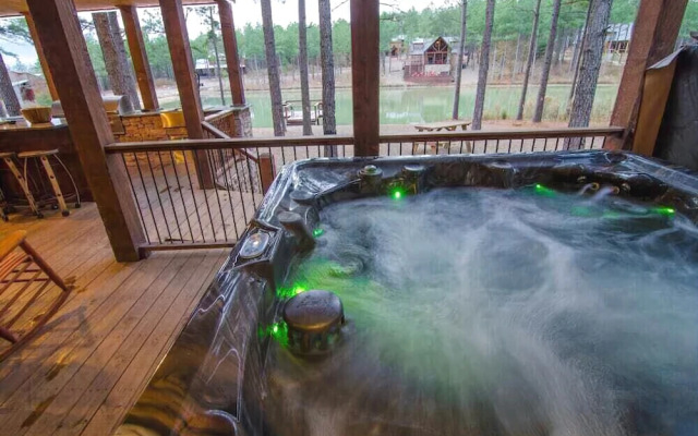 Geronimo Lodge - 6 Br Cabin