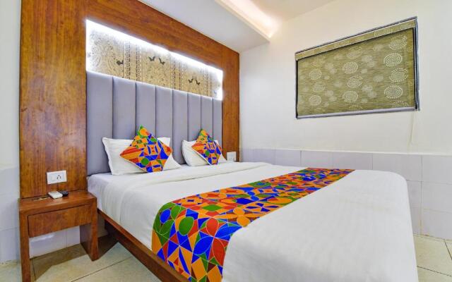 Fabhotel Royal King