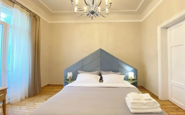 Live in Athens PANGRATI Fine Residence