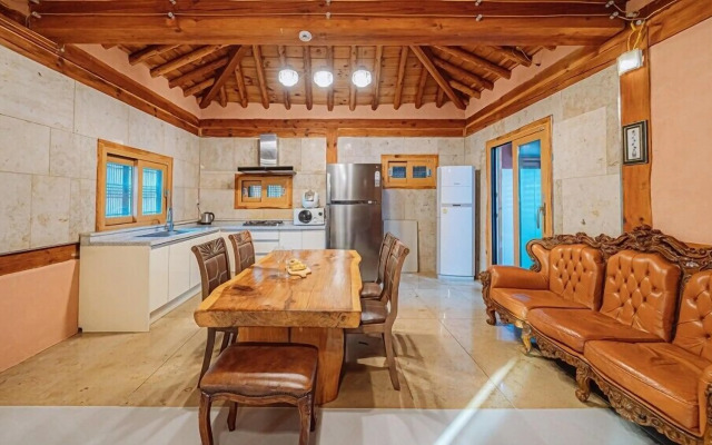 Romain Pension