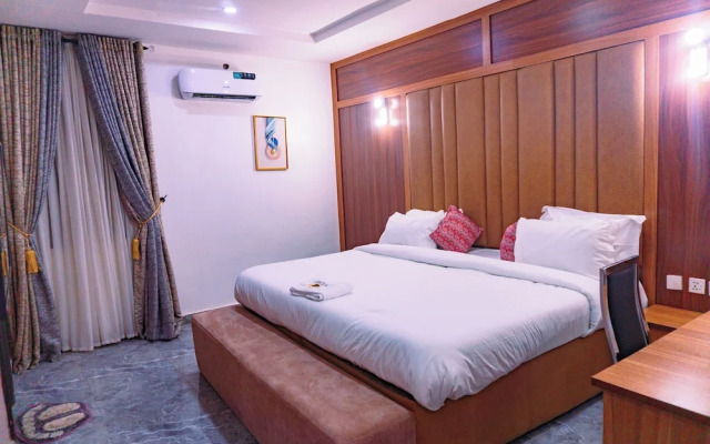 Rolarz Resorts & Hotel