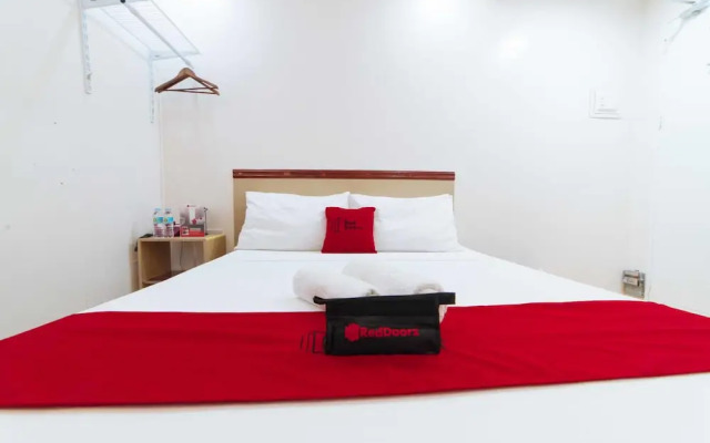 RedDoorz Plus Near SM Lanang Davao
