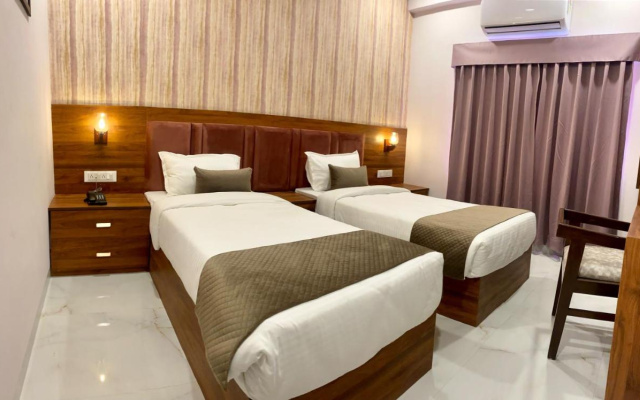 Hotel Mumbai House LIG Indore
