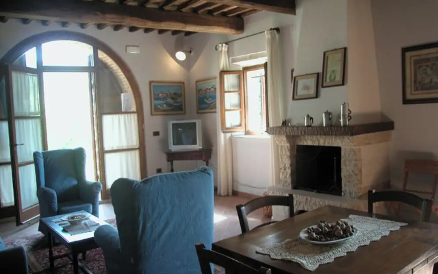 Charming Apartment With Pool and Countryside Views