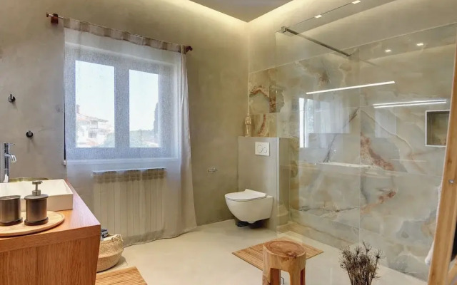 Villa in Stinjan With Pool and Sea View